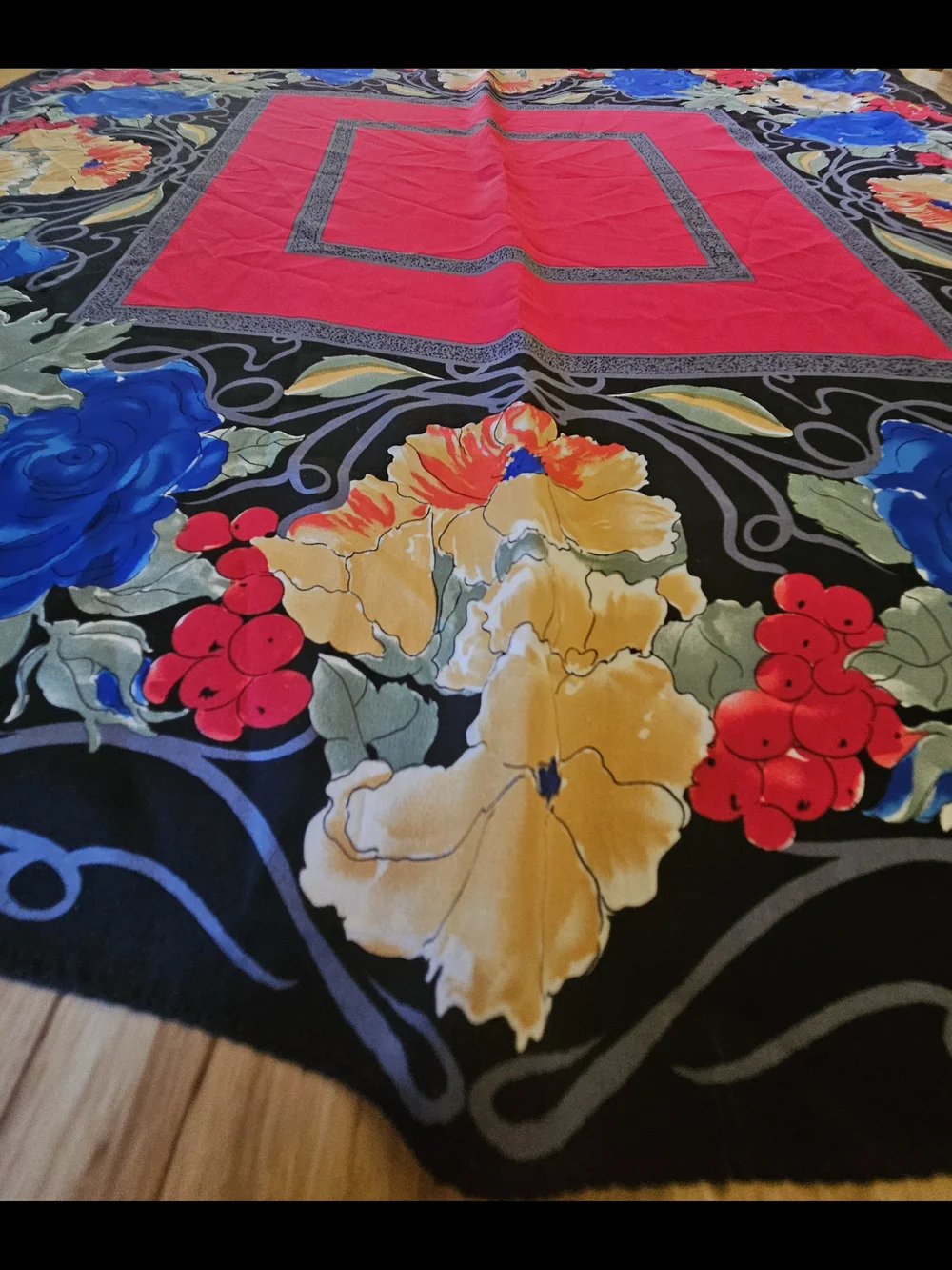 Vintage Vega - Bold Red & Black Floral Silk Scarf - Women's Fashion Wrap